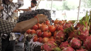 Markette Meyveleri Ellemek - Bir Tedarikçinin Hikayesi