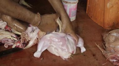 Tavuk Kesme Ustası Bir Hint Mutfak Tekniği