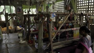 Artistry - Handloom Worker 's Studio' yu keşfedin