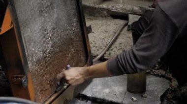 Verimli Radyatör Bakımı - Daha İyi Performans İçin Uzman Onarım ve İyimserleştirme