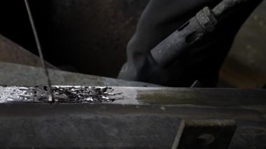 Kusursuz Metal Çalışması - Uzman Eller İş Başında