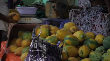 Organik Meyve Pazarı - Sağlıklı Alışverişçiler için Taze Ürün