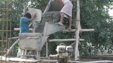 Etkili Çimento Karışımı - Üç Kişilik Mürettebat