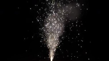 Yıldız Görünümü Nefes Kesen Havai fişek Patlaması