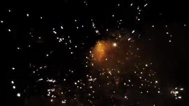 Alevli bir Diwali Patlayıcı Havai fişek Gözlüğü