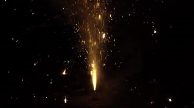 Aydınlatıcı Mutluluk Patlayıcı Havai fişeklerin cazibesi