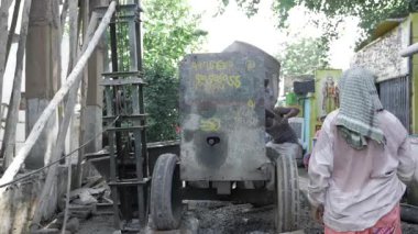 İlerleme Devam Ediyor - İşçilerin Sürdürülüşü