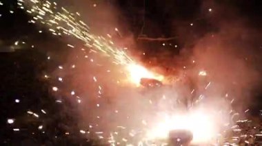 Kutlama Diwali Havai fişeklerinin kıvılcımı