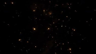 Geceyi Aydınlatan Havai fişek Gösterisi