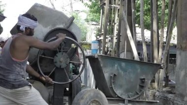 Hassasiyet ve Kontrol - Ağır İşletim Makineleri Sanatı