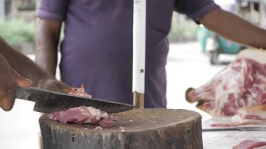 Uzman Doğrayan Et Mutfak Ustası