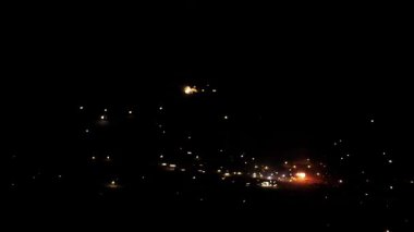 Diwali Havai fişeklerinin Karanlıkta Patlayıcı Eğlence Rehberi