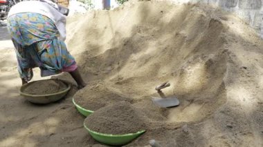 Derinlemesine İnceleme - Yoğun İşçi İnşaat Çalışması Devam Ediyor