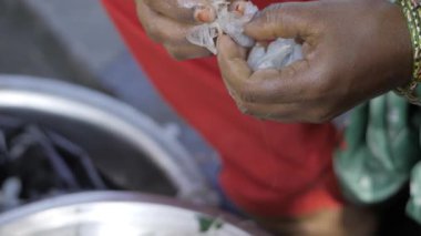 Usta Balık Kesme Tekniği İş Başında