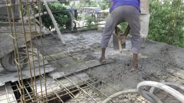 İnşaat İşçisi Çimento Döşeme Vakfı