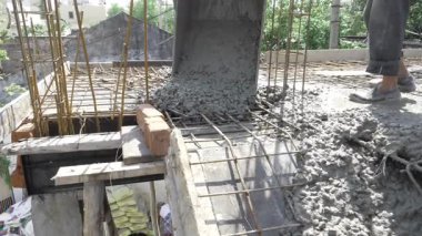 İnşaat devam ediyor - İnşaat İskelesinde Çimento