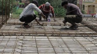 İnşaat Ekibi İşbirliği - Sağlam Bir Vakıf İnşa Etmek