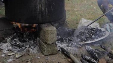 Büyüleyici Ateş - Güney Hint Yemekleri Vahşi doğada