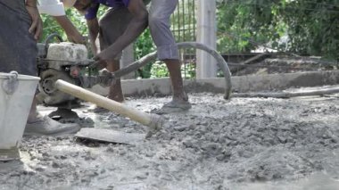 Verimli Çimento Karıştırma - İnşaat Sanatı ve Hassasiyet Ustası