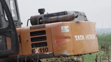 Tata HEX 110 Turna Etkin Kazma ve Kaldırma