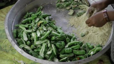 Otantik Güney Hint Yemekleri - Taze Biber ve Yoğurt