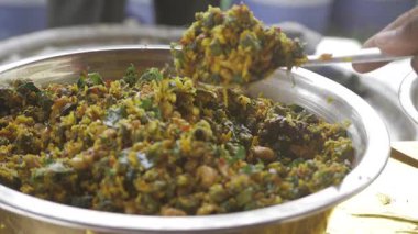 Canlı Güney Hindistan Karıştırma-Kızartma Mutfak Lezzetleri Yolculuğu