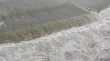 Deniz Dalgaları - Sakin ve Dalgalı