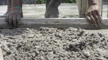 Betonun Ritmik Dokusunu Ortaya Çıkarmak - İnşaatın Temel Sanatına Yakın Bakış