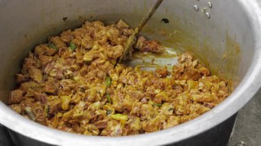 Bir Karışık Mutfak Görüşü - Tencerede Güney Hindistan Lokumu