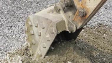 Kaya Kazmak - Daha Yakından Turna Kazıcılarına Bakmak