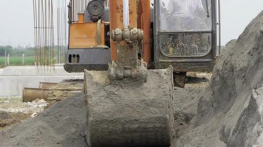 Derin Kazma - İnşaat Dünyası 'na JCB Crane' lerle Yolculuk