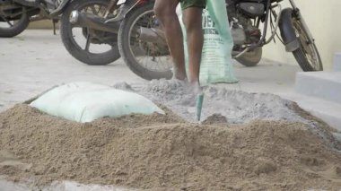 Bisikletçinin Yolculuğunun Açılışı - Engebeli Bir Yolun Anlatılmamış Hikayesi