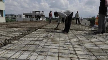 Enerji İnşaat Alanı - Eylemdeki İşçiler