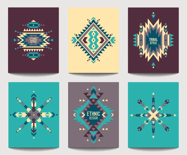 Geometrikus, absztrakt, színes szórólapok vektor halmaza. Etnikai tervezősablonok prospektus. Modern stílus boho törzsi háttérrel. — Stock Vector