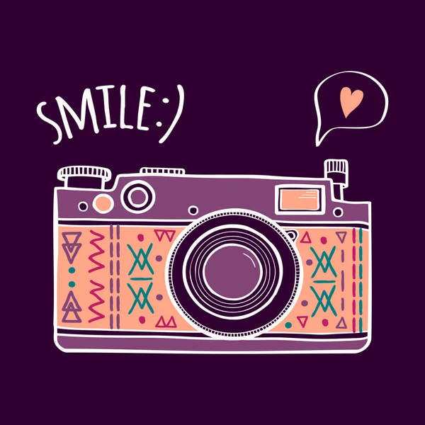 Vector illusztráció aranyos retro fotó kamera, tipográfia kifejezés "Smile" a beszédbuborék és a szív. Modern arculat — Stock Vector