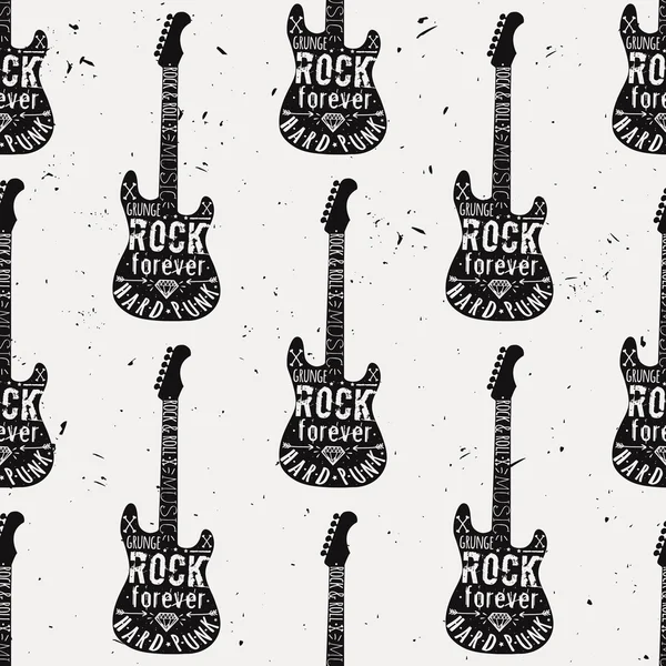 Motif vectoriel vintage sans couture avec guitare, diamant, os, flèches, étoiles et éléments typographiques. Grunge style rock and roll . — Image vectorielle