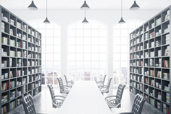 Biblioteca con mesa y vista — Foto de Stock