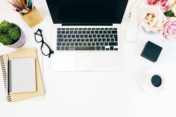 Female worker desktop — Stock Photo, Image