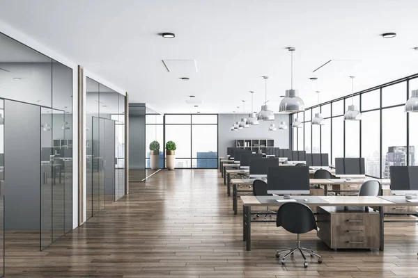 Amplio Salón Oficinas Con Largas Mesas Madera Paredes Cristal Vistas — Foto de Stock