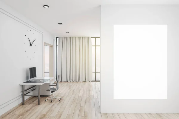 Kantoorinterieur Met Klok Blanco Poster Aan Muur Werkplaats Levensstijl Concept — Stockfoto