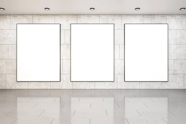 Modern Beton Belső Tér Három Üres Fehér Transzparenssel Falon Tükröződésekkel — Stock Fotó