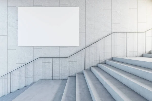 Betonowe Jasne Schody Pustym Białym Plakatem Ścianie Reklama Koncepcja Wyzwanie — Zdjęcie stockowe
