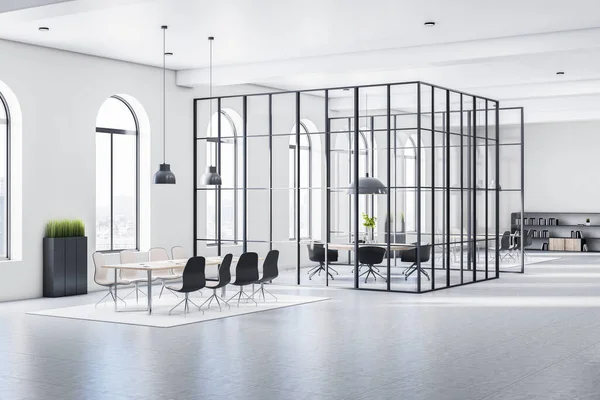 アーチ型の窓 白い壁 灰色の床と黒の正方形で分割透明なガラスの壁と会議室と日当たりの良い巨大なスタイリッシュなオープンスペースオフィス 3Dレンダリング — ストック写真
