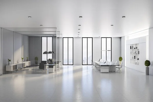 現代的な家具 ライト天井 光沢のある床 作業場所と黒いフレームの巨大な窓から都市の景色との間の透明なパーティションを持つ日当たりの良いモノクロスタイルのオープンスペースオフィスのインテリアデザイン 3Dレンダリング — ストック写真