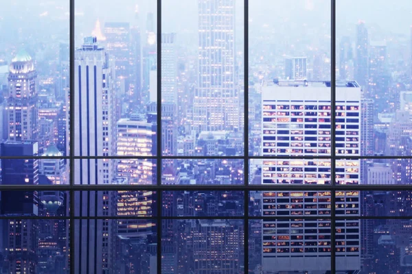 Nuevo Interior Oficina Ventana Panorámica Con Vistas Brillantes Ciudad Reflexiones — Foto de Stock