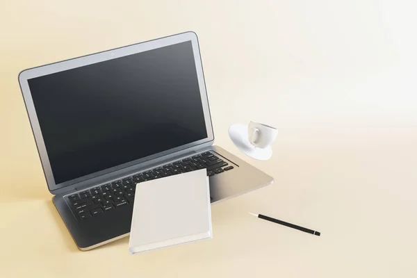 Immagine Astratta Laptop Vuoto Tazza Caffè Blocco Note Penna Sfondo — Foto Stock