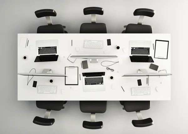 Mesa con accesorios de oficina y computar — Foto de Stock