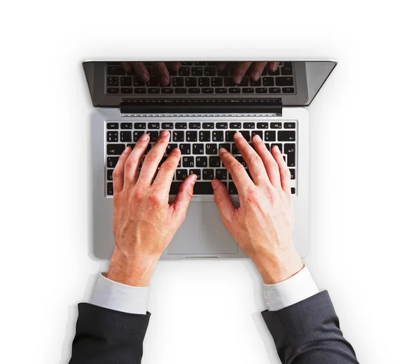 Hombre manos en el teclado portátil — Foto de Stock