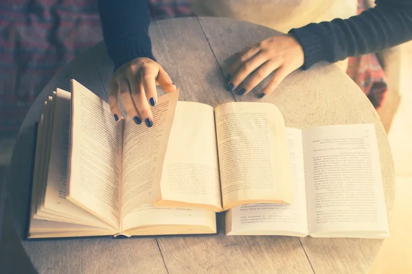 Girl reading books — Stock Photo, Image