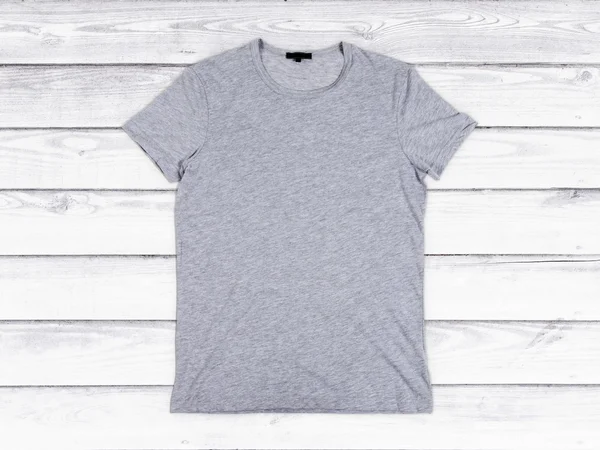 Branco cinza t-shirt, mock up — Fotografia de Stock